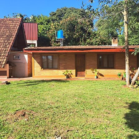 Bungalow Hostel Iguazu Puerto Iguazú Exteriör bild